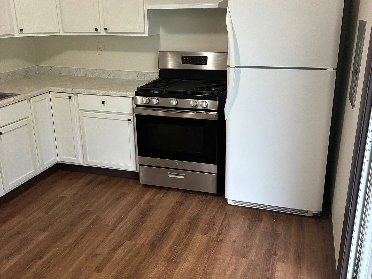 2 bed, 868 sqft, $1,550 — Photo 4