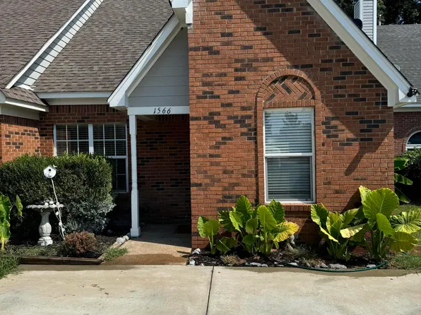 1566 Joy Blvd, Horn Lake, MS 38637