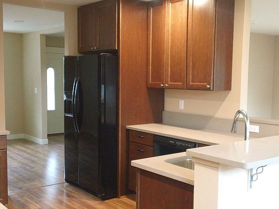 5th image of 418 Kenwood St