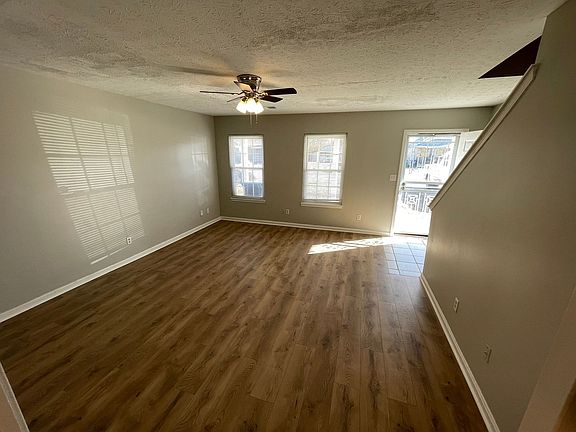 3rd image of 5018 Fay Ave