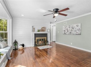 8655 Grande Pas St, Kansas City, MO 64114