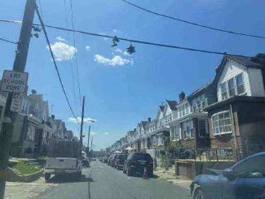 Exterior Neighborhood (street photo)