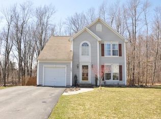 1041 Fawn Wood Dr, Webster, NY 14580