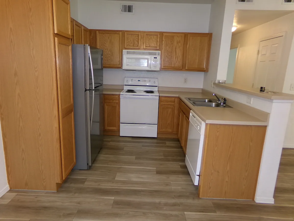 Building Photo - 3002 W Elizabeth St #21A