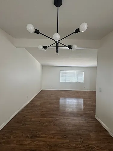 5250 Bellingham Ave Photo 1