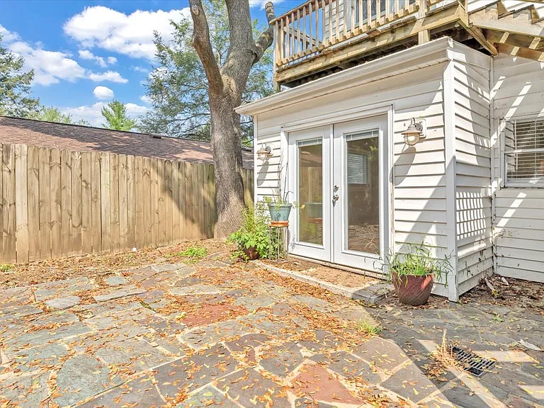 2410 Broadway Ave #B — Photo 36