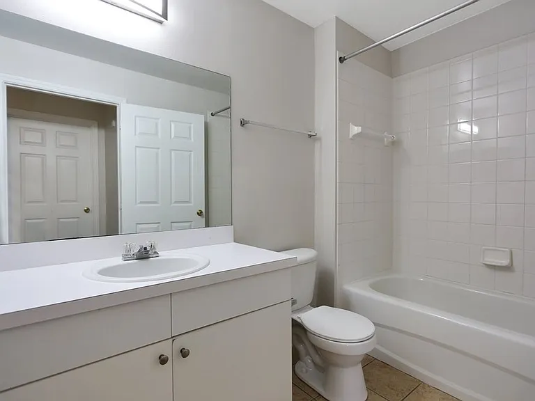 Fountain Place Apartments | 1 & 2 Bedroom Apartments Available-Offering May Rent Free — Photo 32