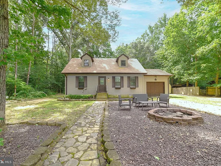 45381 Abell Dr — Photo 2