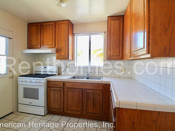 5th image of 7464 Hyatt St