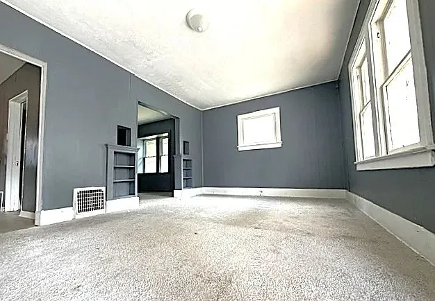 4 bed, 1216 sqft, $1,300 — Photo 3