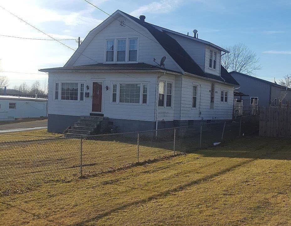 1st image of 122 S Lilly Ave