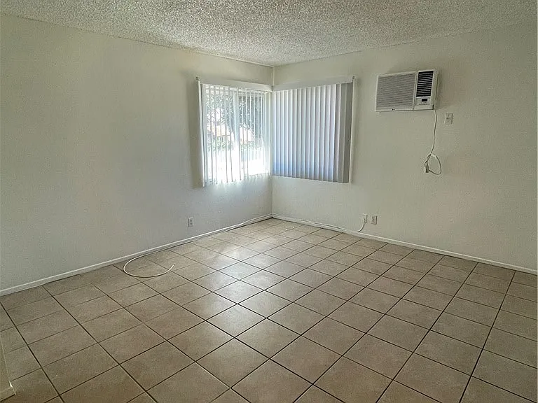 324 N Electric Ave #C — Photo 5
