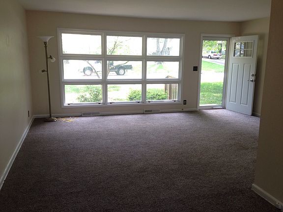 3rd image of 6000 Claremont Ave