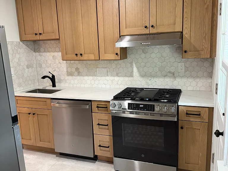 17 Dartmouth Ave #2A — Photo 1