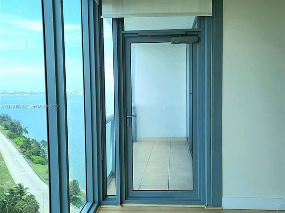 4th image of 601 NE 36th St APT 1611
