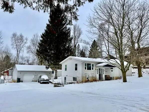 3668 Saint Mark Dr, Jackson, MI 49201