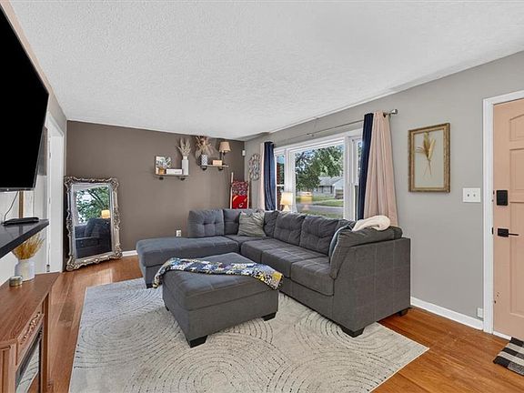 3rd image of 3611 S Spring St