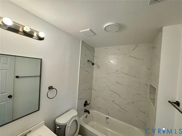 2922 Lincoln Ave — Photo 6