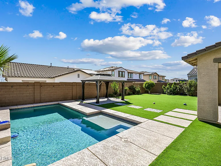 14049 W Desert Hollow Dr — Photo 47