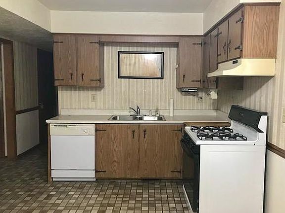 5th image of 22066 W Calvin Dr
