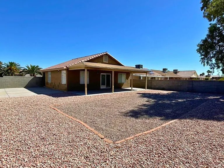 2317 Logsdon Dr — Photo 32