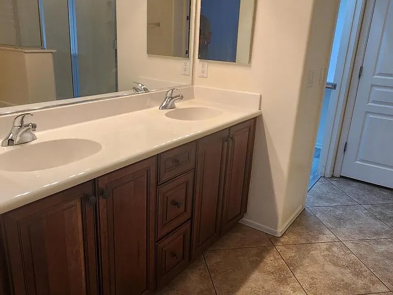 10706 N Hewitt Pl — Photo 11