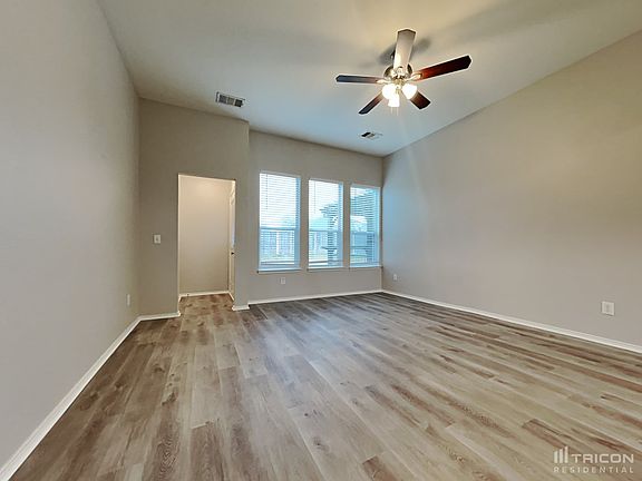 3rd image of 201 N Bending Oak Ln