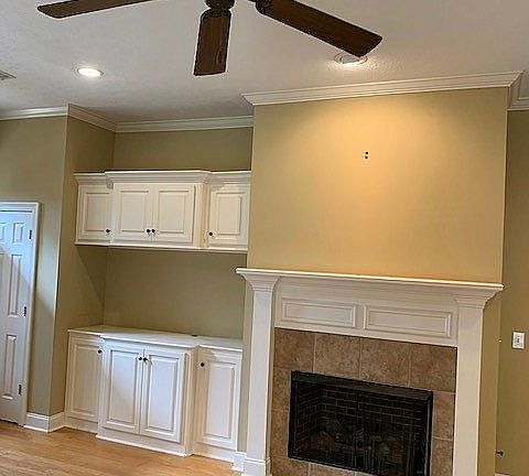 Living room/fireplace