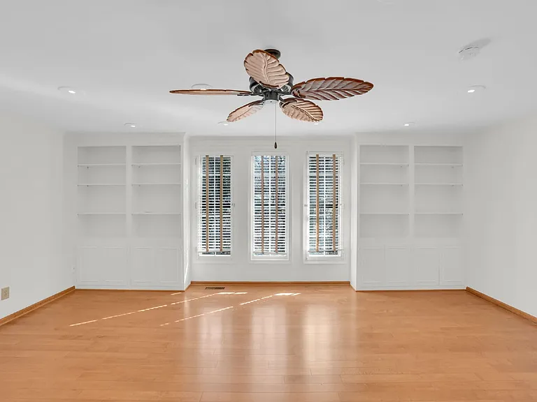 408 Wilby Dr — Photo 40