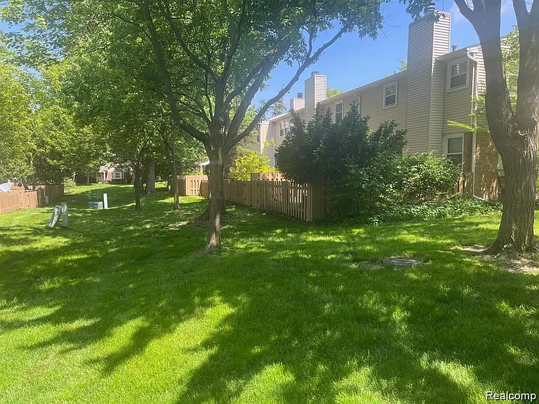 1639 Brentwood Dr — Photo 27