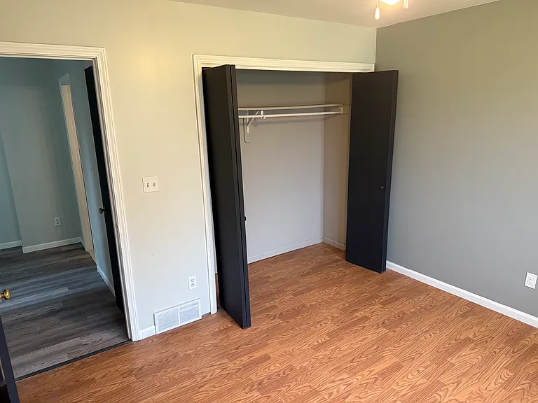 235 Pine St — Photo 6