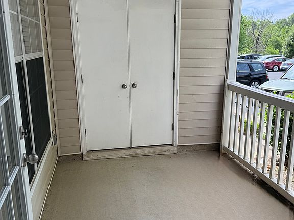 5th image of 270 Riverbend Dr APT 2D
