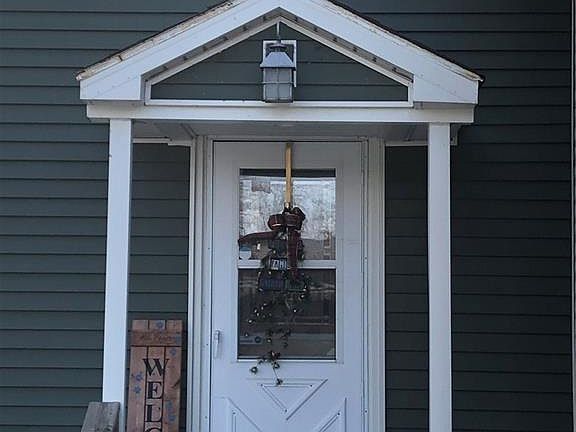 3rd image of 1048 E Riverview Ave