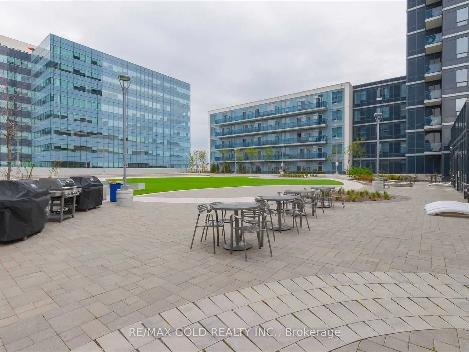 2 bed, $2,500 — Photo 2