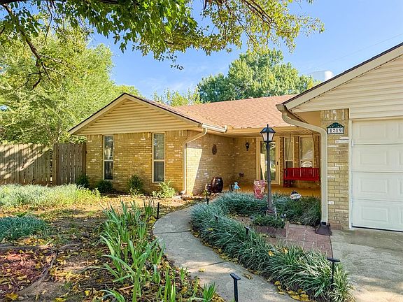 2nd image of 1719 High Meadows Dr