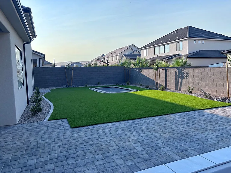 2688 E Rosedale Dr — Photo 3