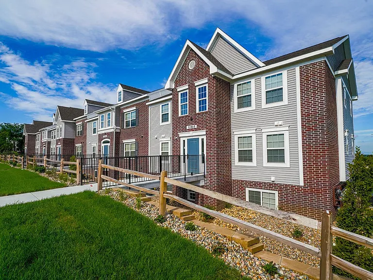 Andover Pointe Apartment Homes — Photo 38