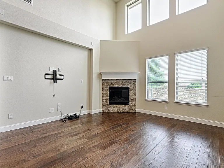 1208 Uplands Dr — Photo 15