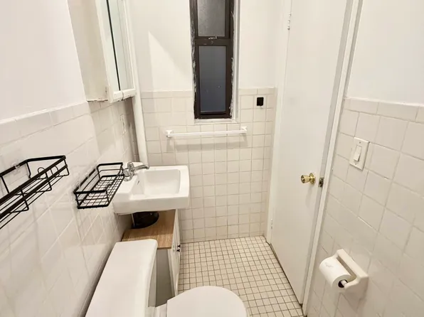 320 East 59th Street image 7 of 13