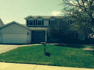 674 Stuart Dr, Carol Stream, IL 60188