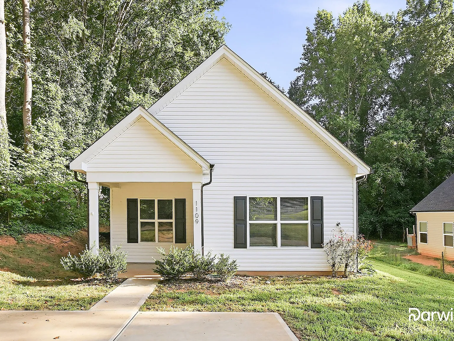3 bed, 2.0 bath, 1108 sqft, $1,680 — Photo 1