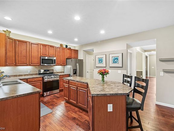 3rd image of 677 Arbor Trails Dr