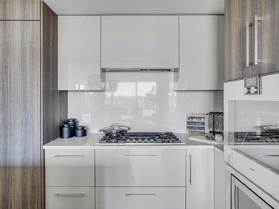 4th image of 210 Salter St #2006