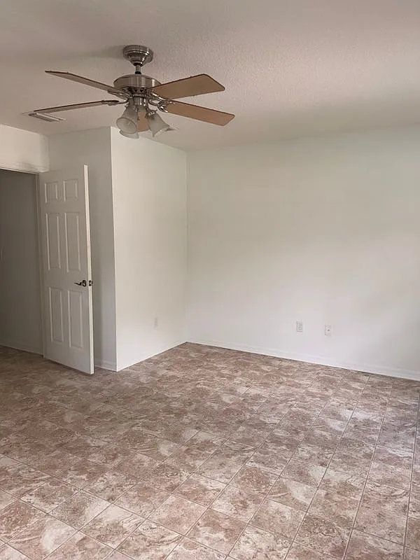 3 bed, 2.0 bath, 1628 sqft, $1,600 — Photo 2