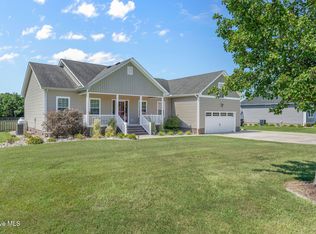 140 Moyock Landing Dr, Moyock, NC 27958