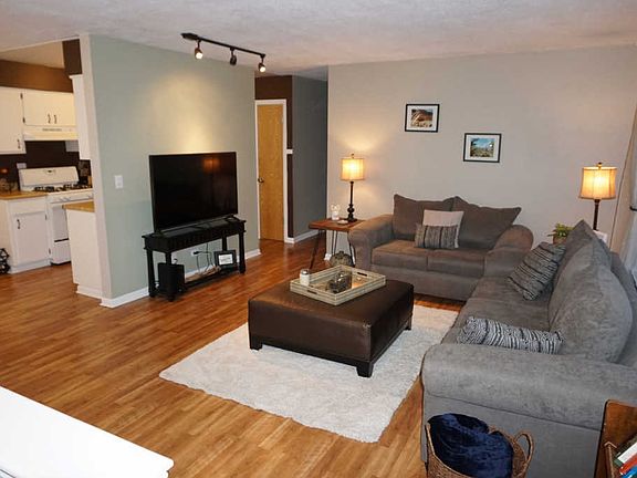 3rd image of 1619 Woodcutter Ln