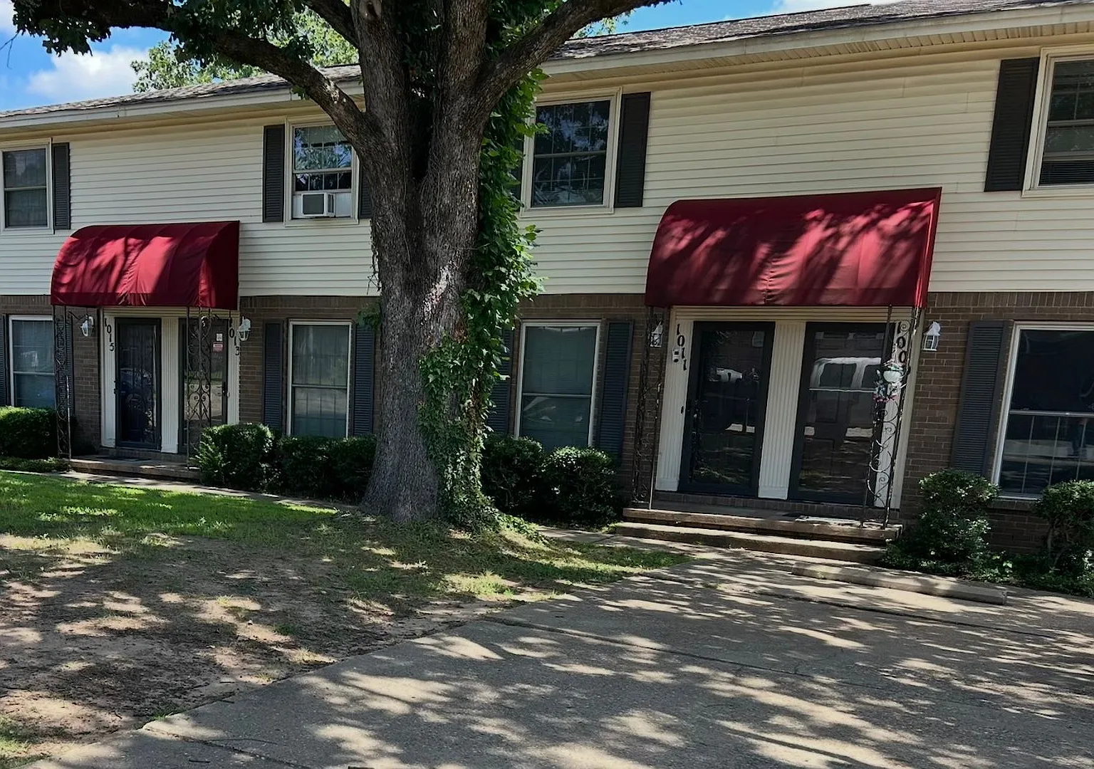 West Scenic Townhomes — Photo 2