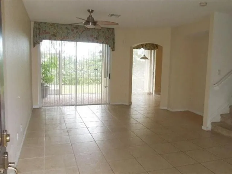 17533 Laurel Grove Ct — Photo 3