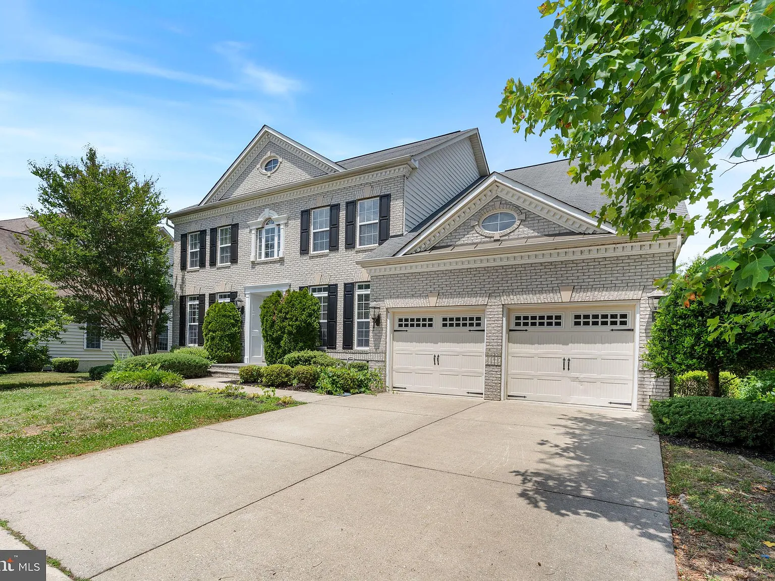 4 bed, 4.0 bath, 3538 sqft, $5,000 — Photo 3
