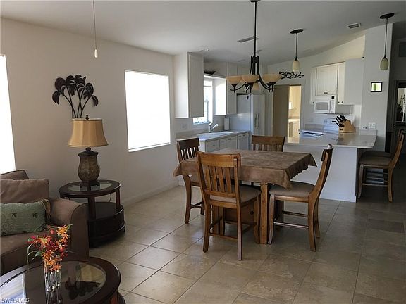 3rd image of 7864 Umberto Ct
